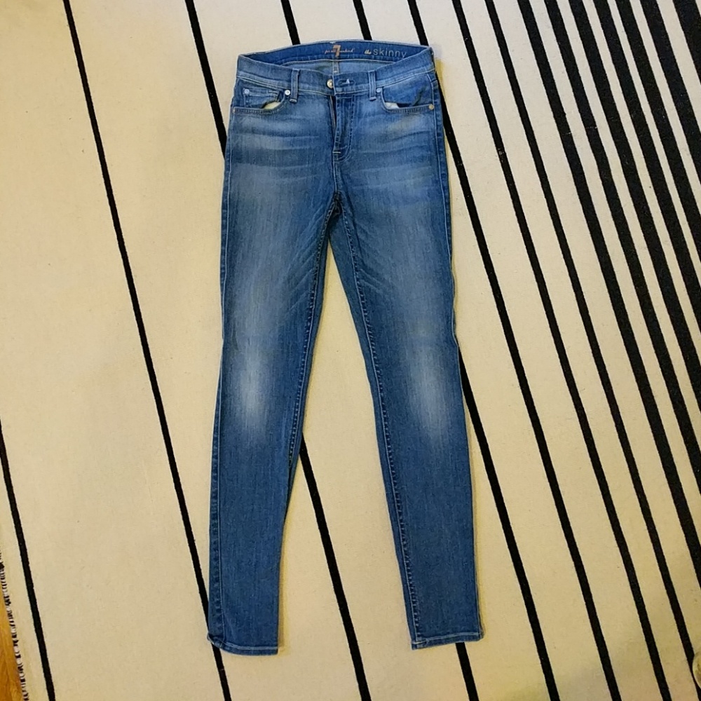 The Skinny jeans, light wash